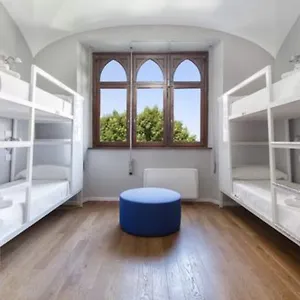 https://babila-hostel.italymilanhotels.net